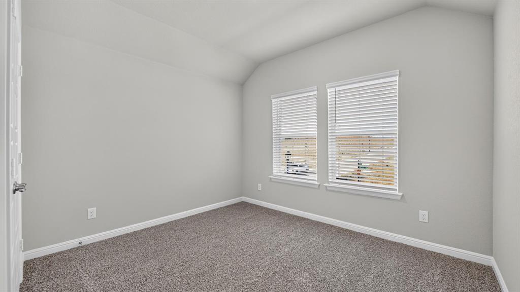 724 CELESTIAL Way - Photo 18