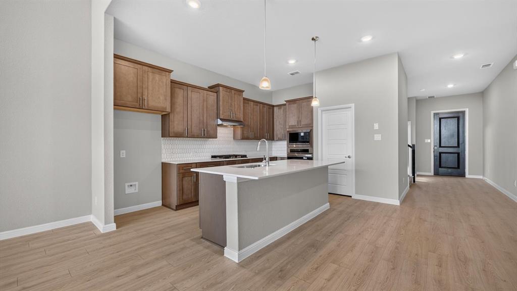 724 CELESTIAL Way - Photo 5