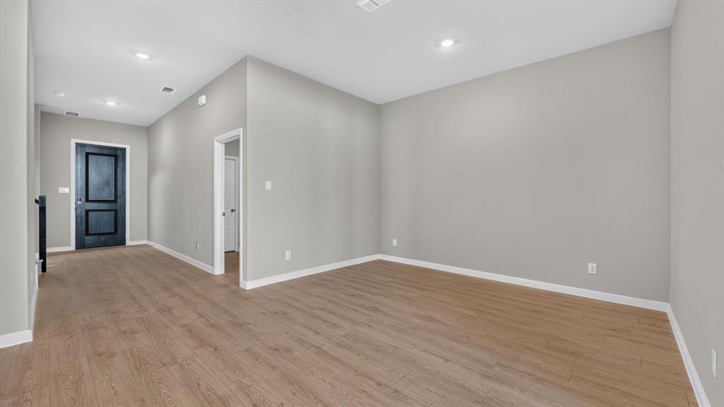 724 CELESTIAL Way - Photo 6