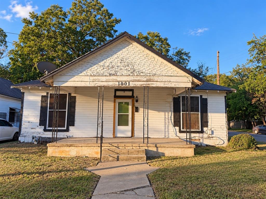 1001 S 16th Street - Photo 1