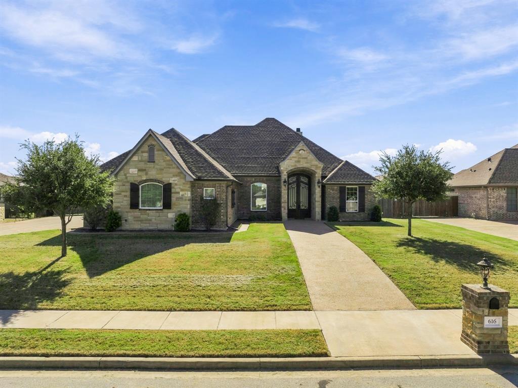 616 Hunton Lane - Photo 2