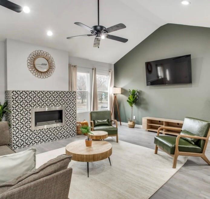 1606 W 12th Street - Photo 3