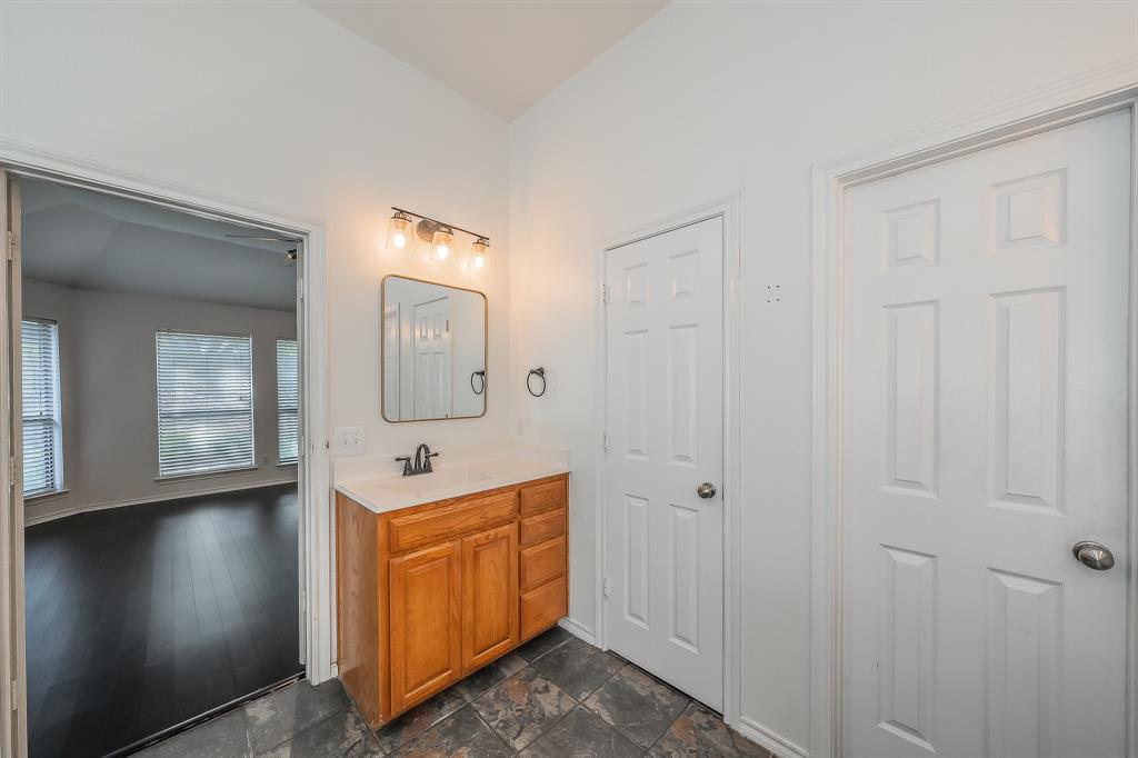 7924 Fox Chase Drive - Photo 32