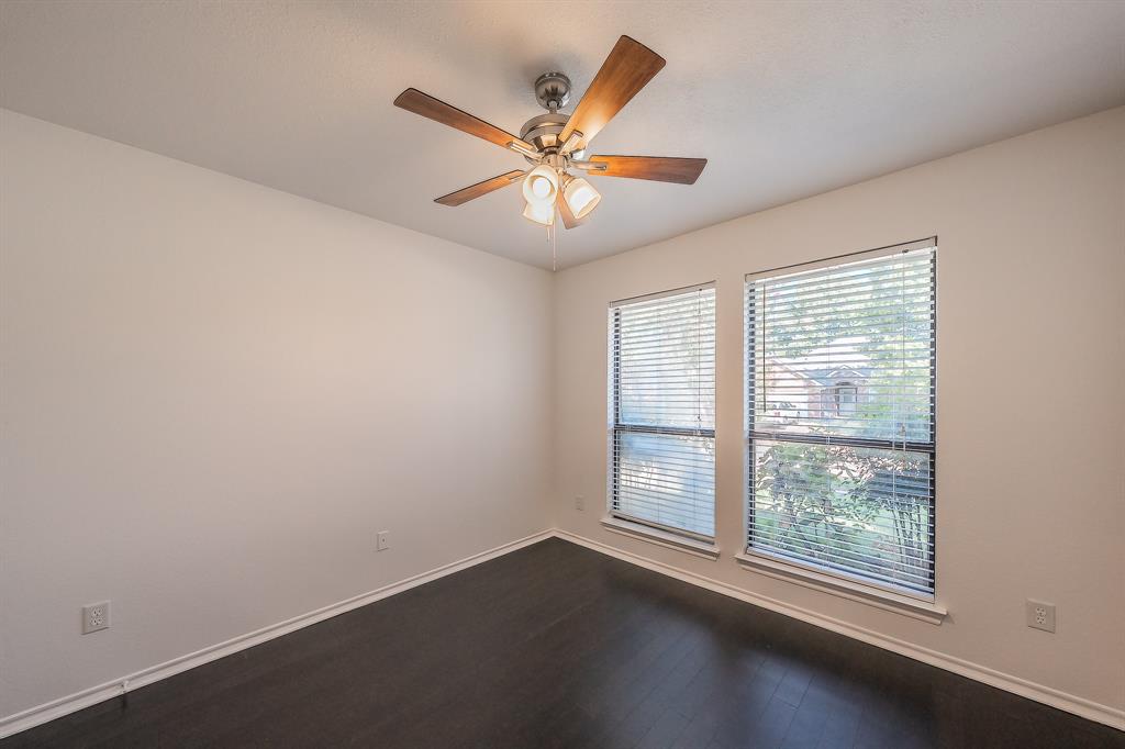 7924 Fox Chase Drive - Photo 4