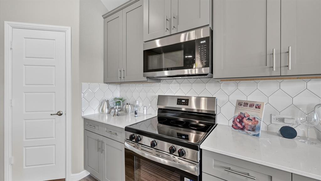 1430 CANTERBURY Trail - Photo 6