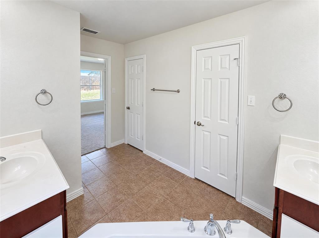 124 Lonesome Dove Lane - Photo 13