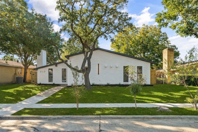 717 Bluebonnet Drive