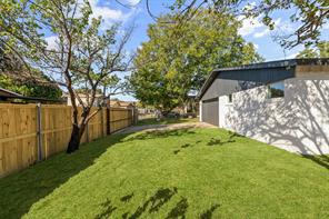 717 Bluebonnet Drive - Photo 36
