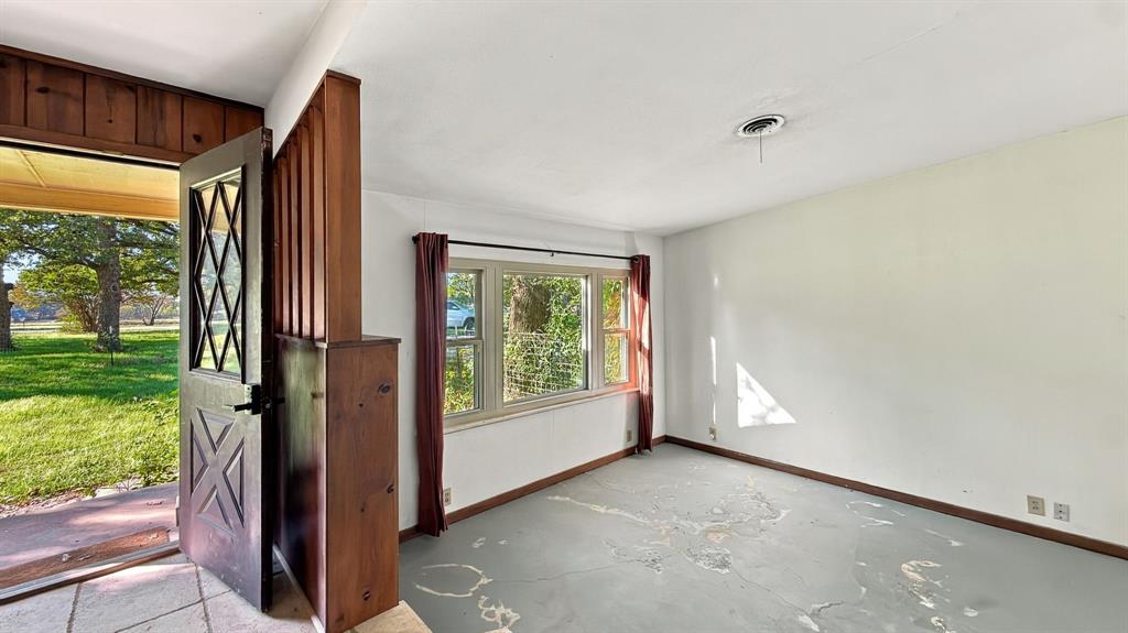 2815 McPherson Road - Photo 4