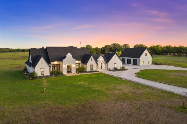 124 Private Road 3666