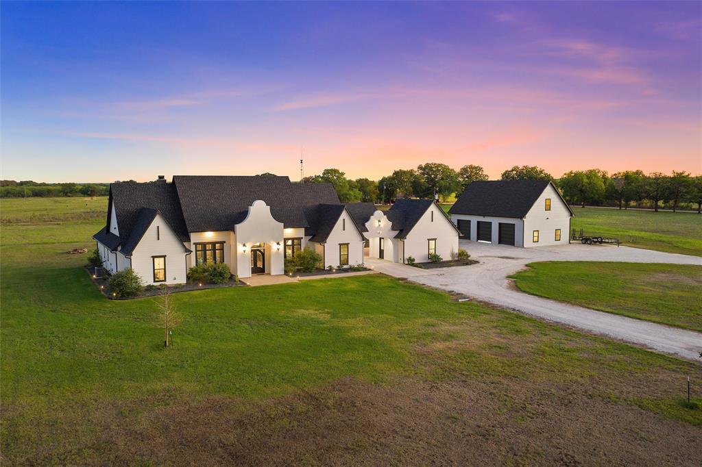 124 Private Road 3666 - Photo 1