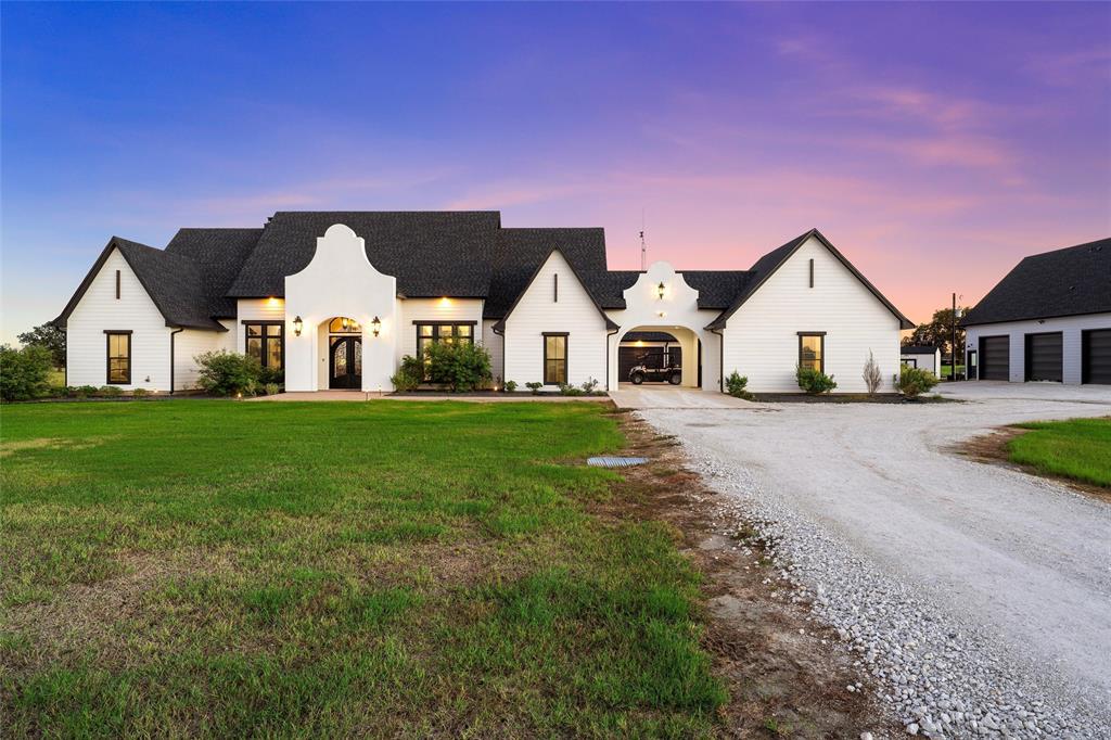 124 Private Road 3666 - Photo 2