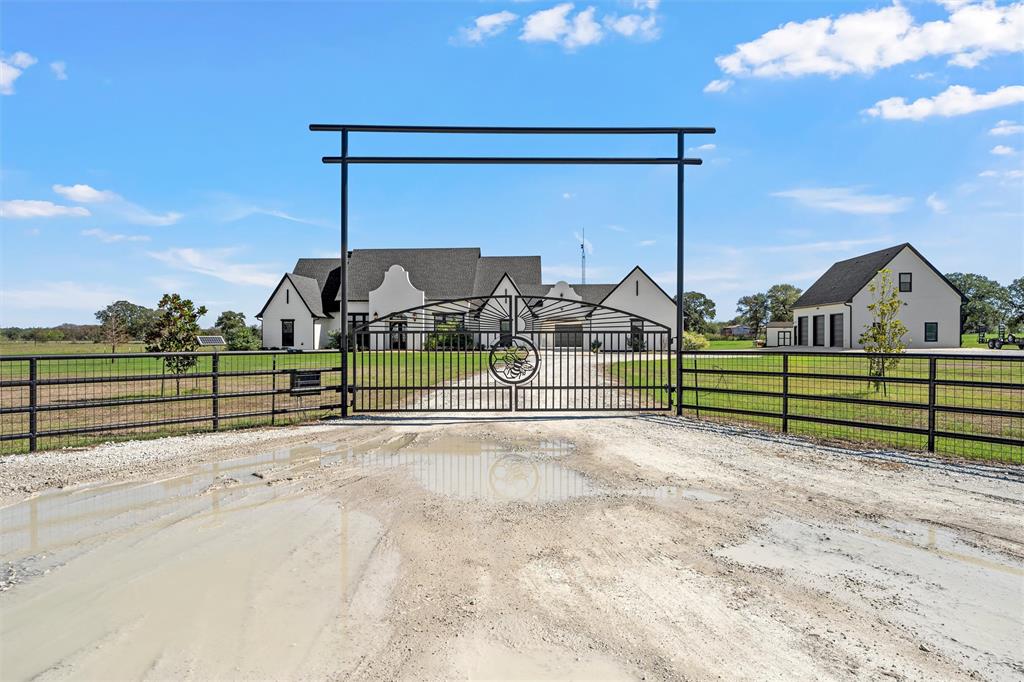124 Private Road 3666 - Photo 3