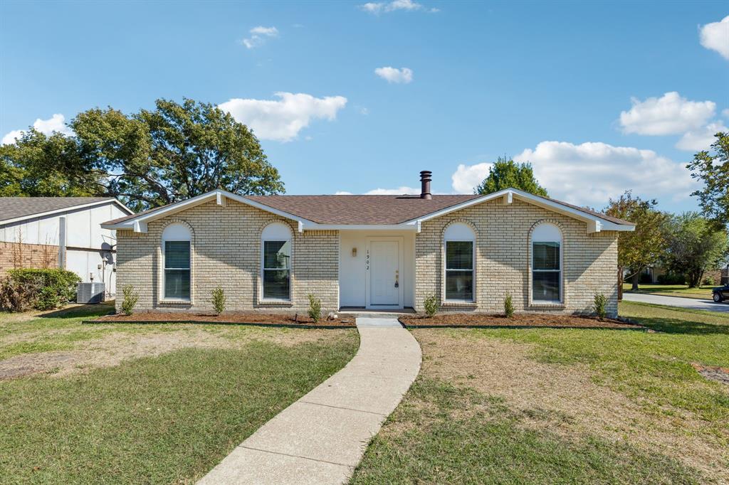1902 Edna Smith Drive - Photo 1