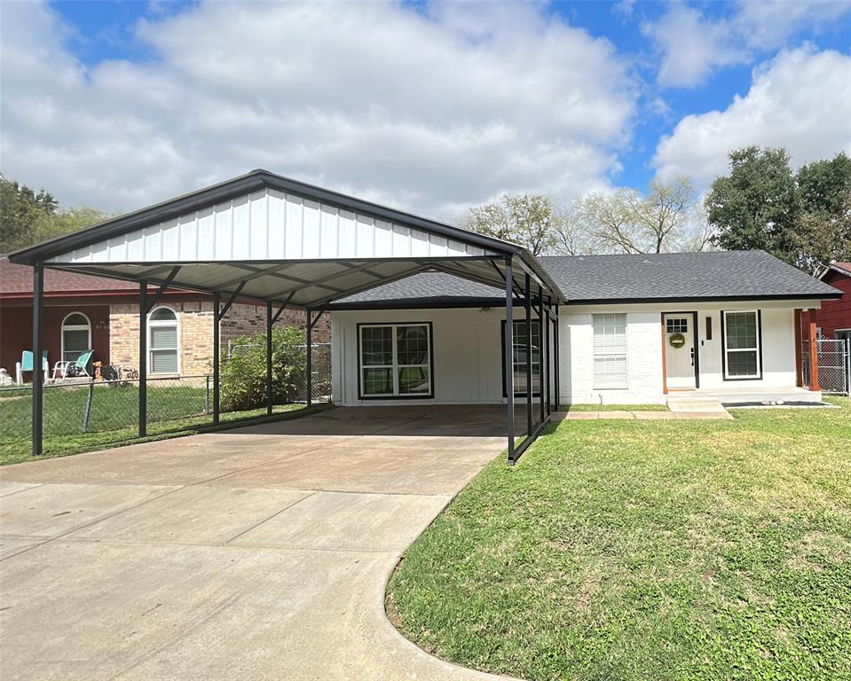 8128 Richard St - Photo 1
