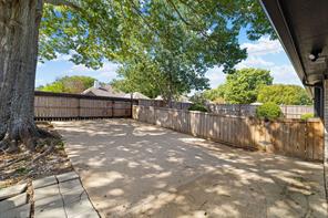 910 Blackstone Drive - Photo 35