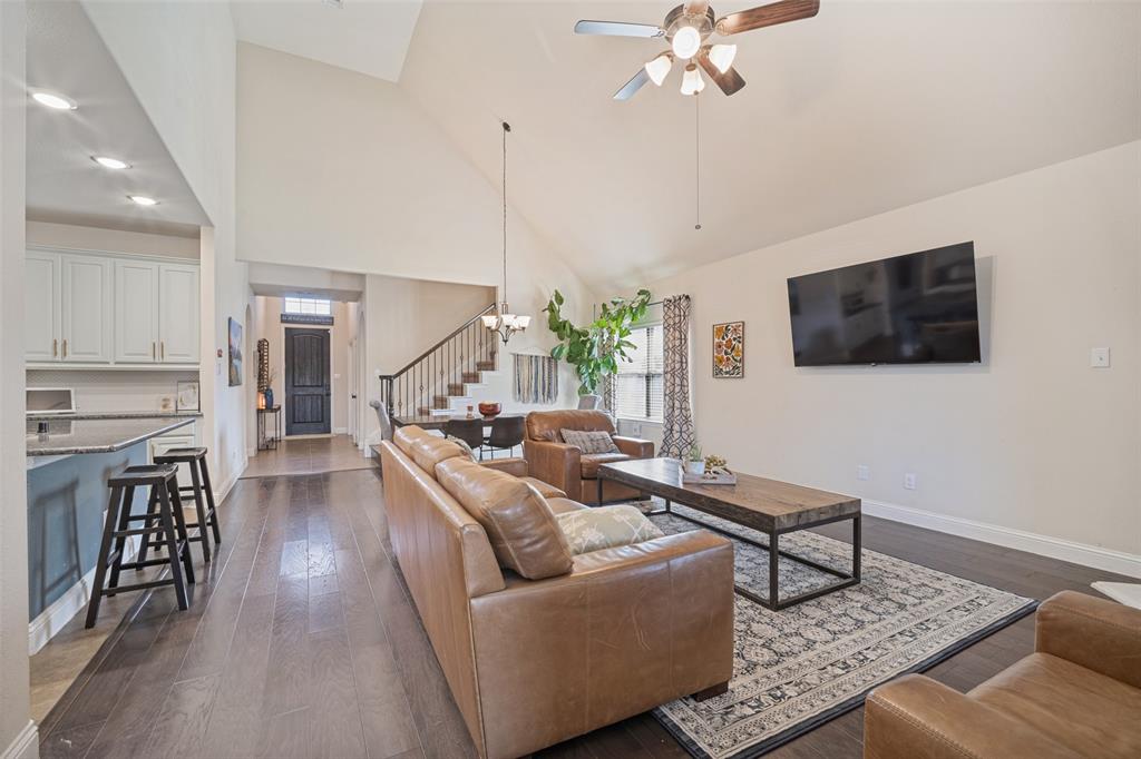 863 Mccall Drive - Photo 3