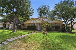 2906 Hazelwood Drive - Photo 2