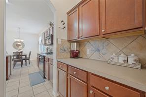 10021 Lexington Drive - Photo 3