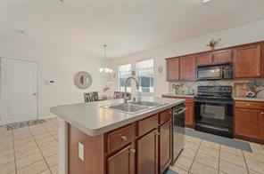 10021 Lexington Drive - Photo 4