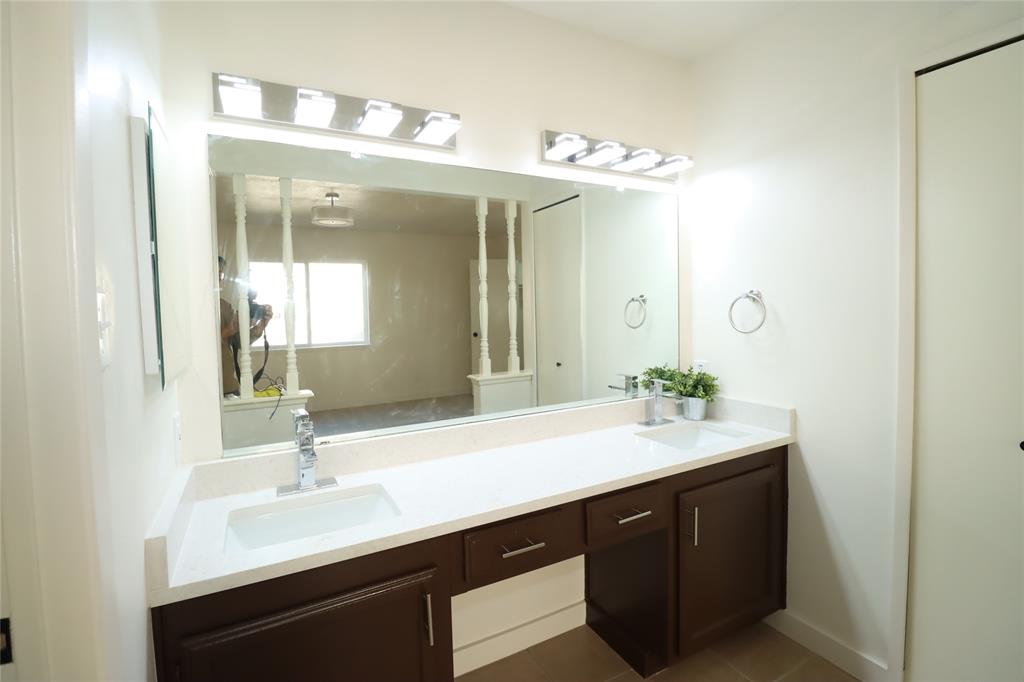 1518 Burgundy Street - Photo 11