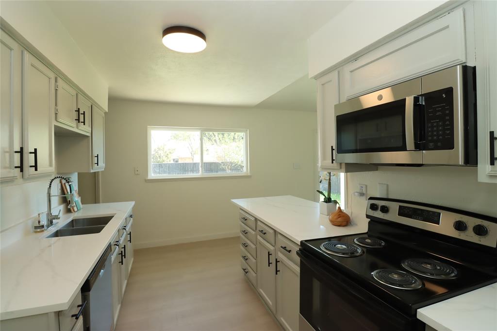 1518 Burgundy Street - Photo 5