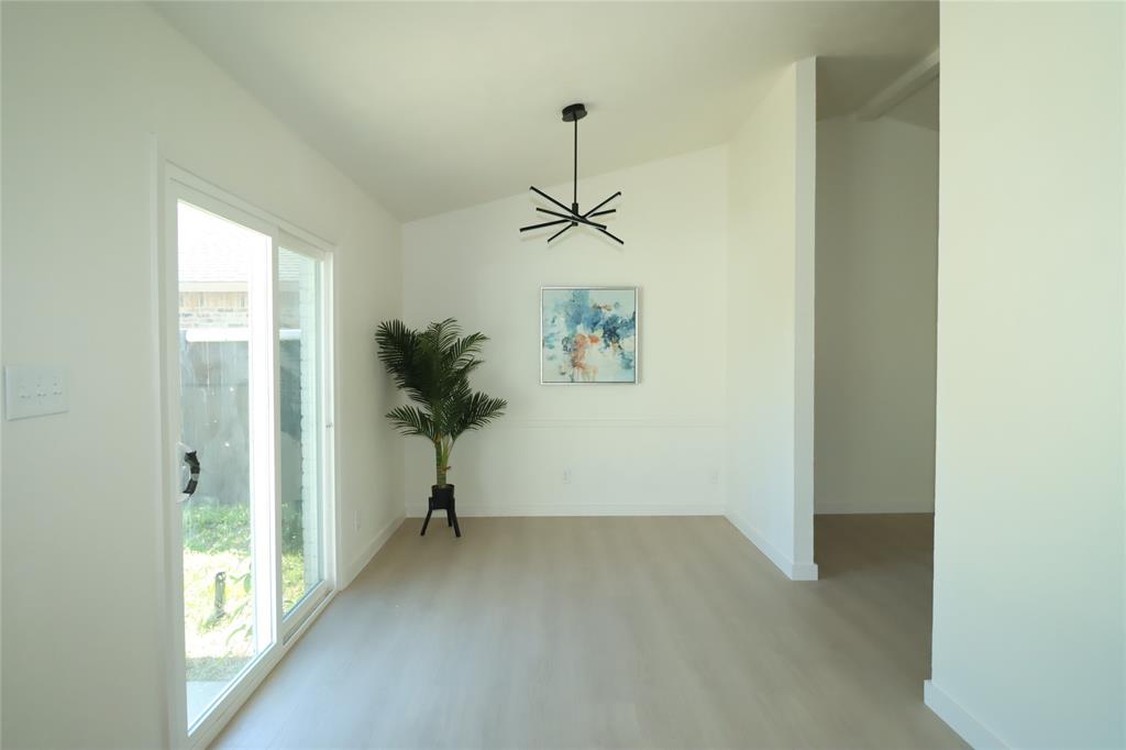 1518 Burgundy Street - Photo 6