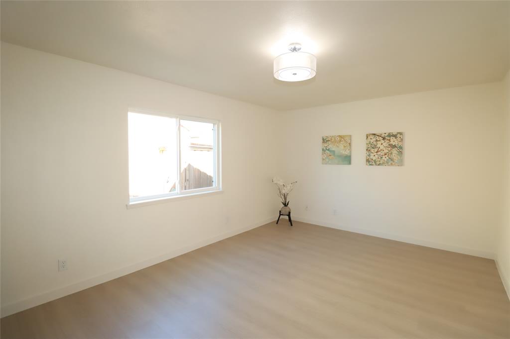 1518 Burgundy Street - Photo 9