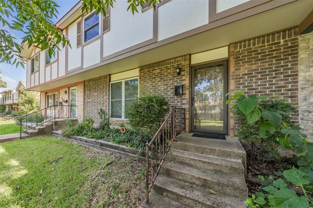 220 Westview Terrace - Photo 2