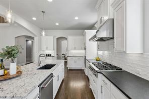2111 Longmont Lane - Photo 15
