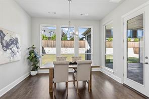 2111 Longmont Lane - Photo 17
