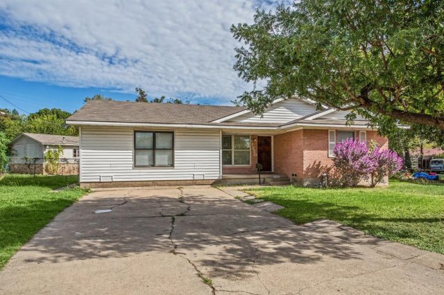 1220 Colfax Circle
