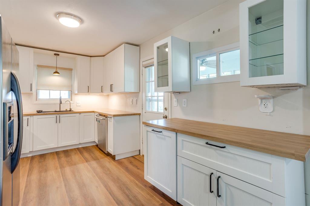 3304 Creston Avenue - Photo 16
