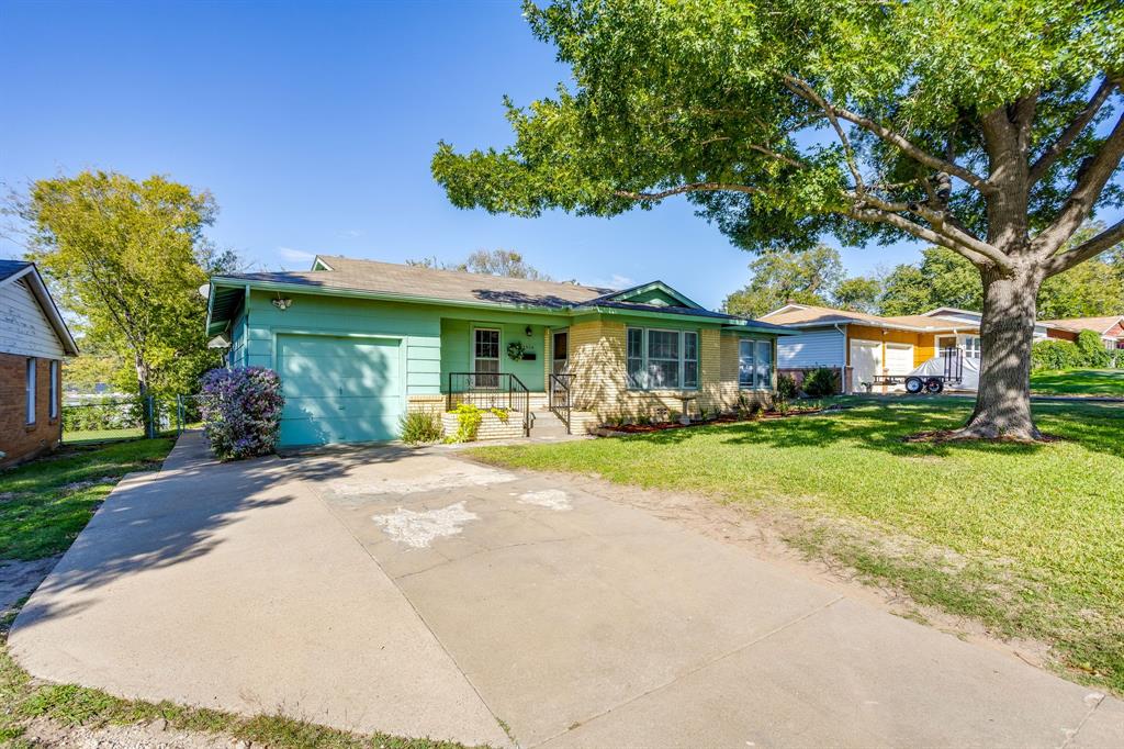 3304 Creston Avenue - Photo 2
