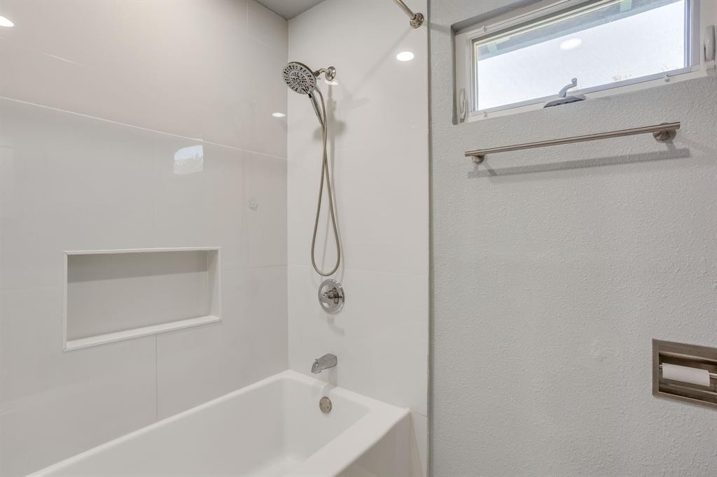 3304 Creston Avenue - Photo 28