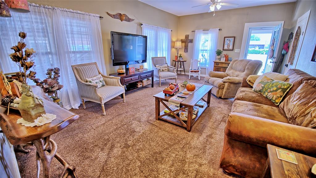 308 E Evans Street - Photo 2