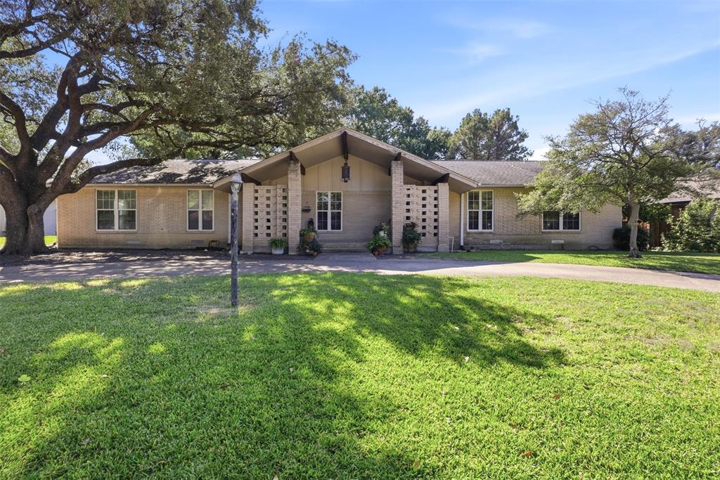 7806 Woodstone Lane - Photo 1