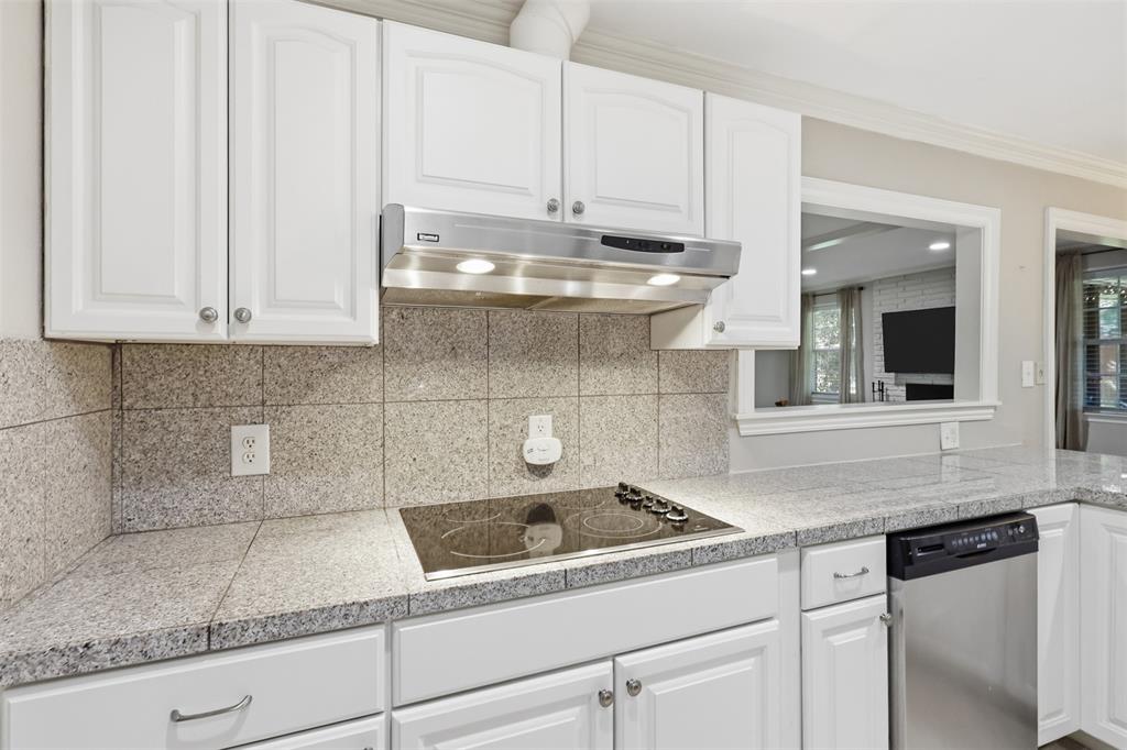 7806 Woodstone Lane - Photo 10