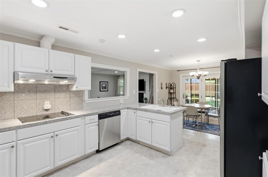 7806 Woodstone Lane - Photo 3