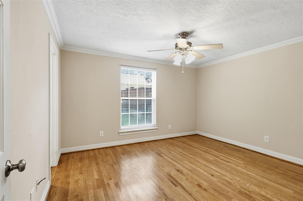 7806 Woodstone Lane - Photo 4