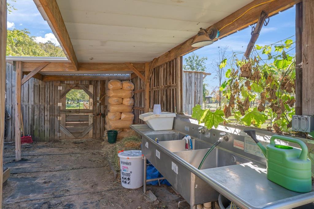 10623 FM 1651 - Photo 25