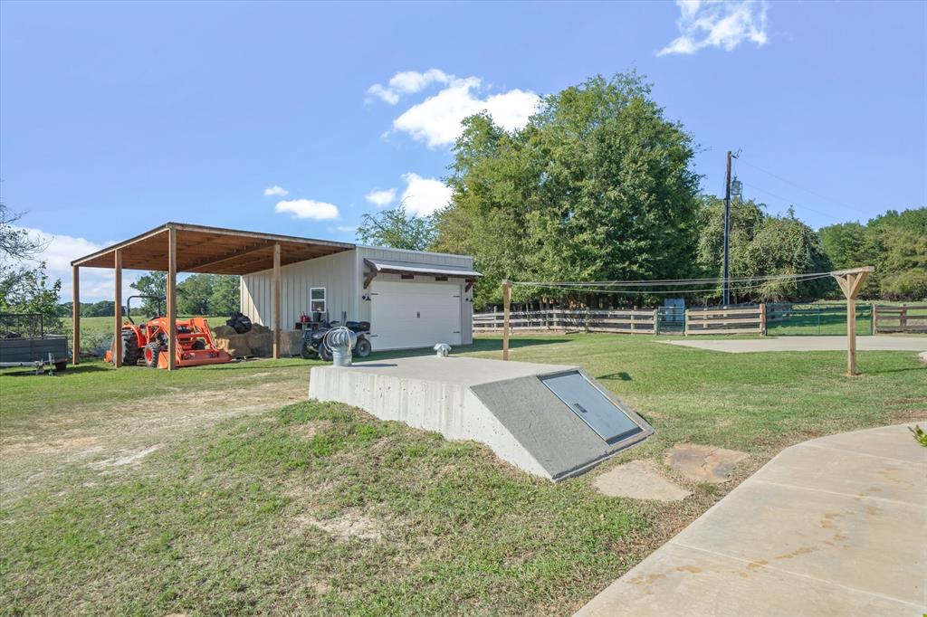 10623 FM 1651 - Photo 36
