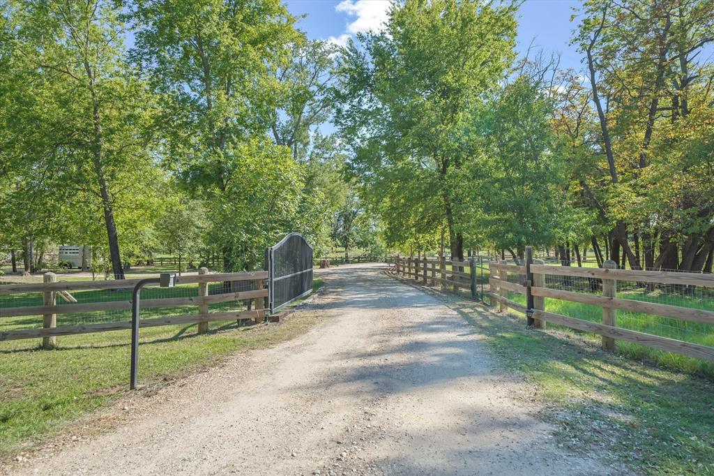 10623 FM 1651 - Photo 38