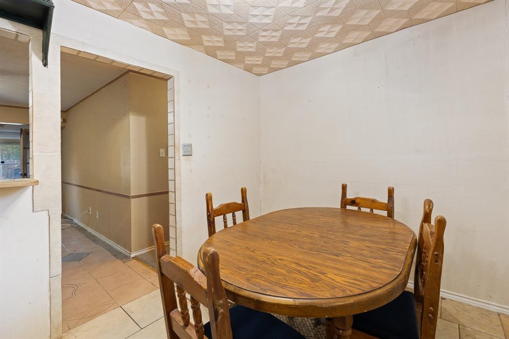 310 Eastland Street - Photo 5