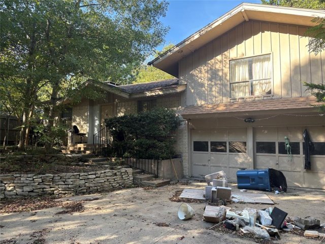 1001 N Cockrell Hill Road