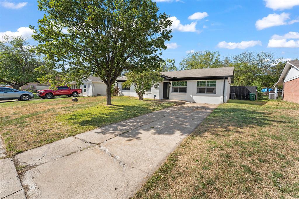 1013 Irene Drive - Photo 2