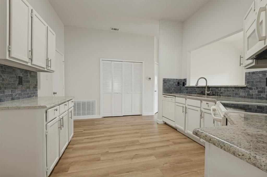 5814 Fox Hunt Drive - Photo 9
