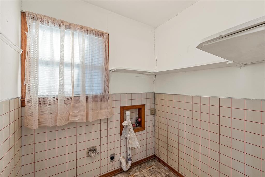 302 W Elm Street - Photo 15