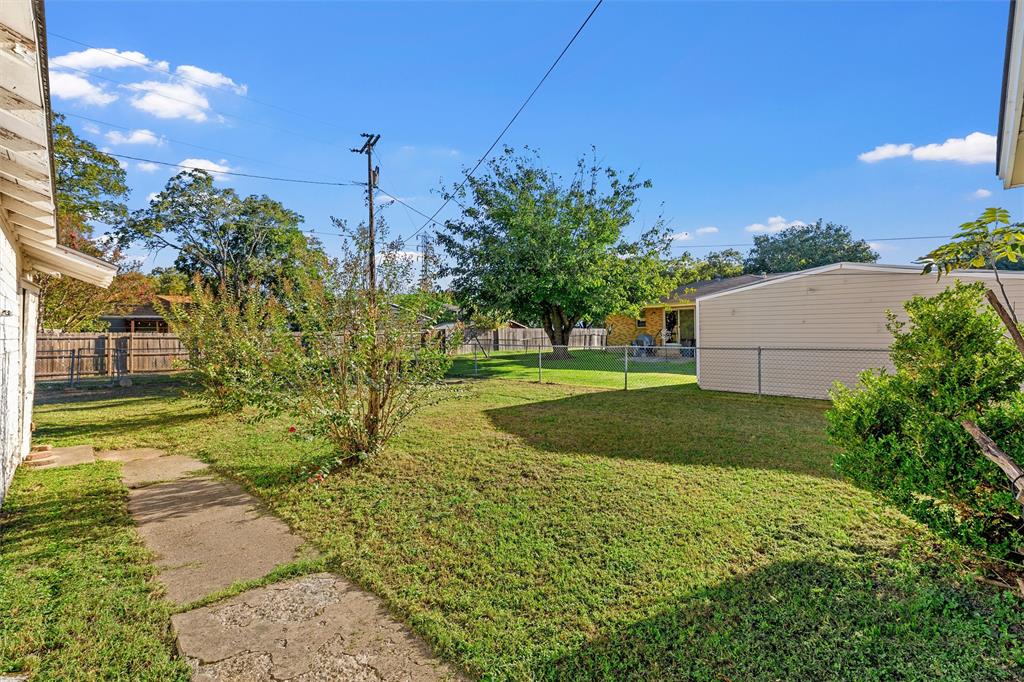 302 W Elm Street - Photo 21