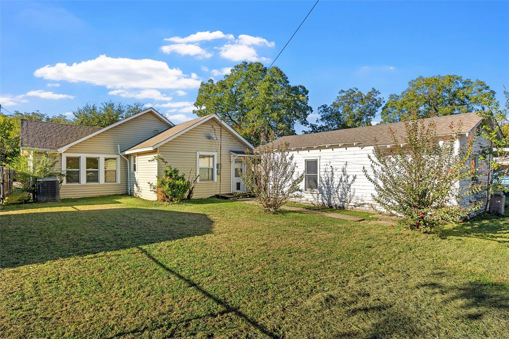 302 W Elm Street - Photo 23